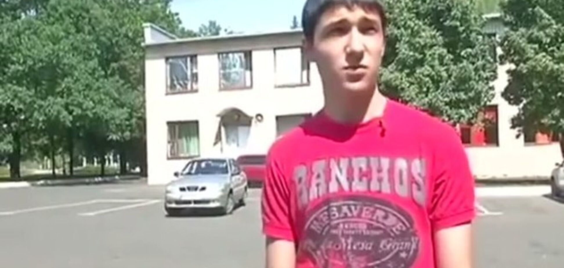 16-летний парень из Артемовска не побоялся выкрасть герб Украины у террористов