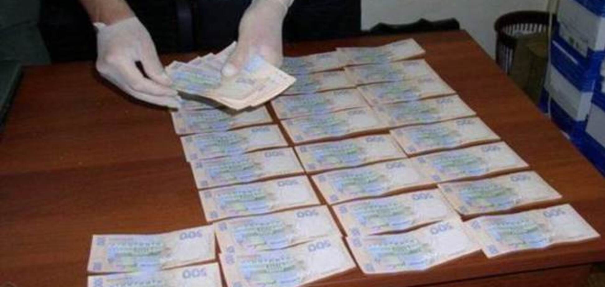 Столичные сотрудники МВД поймали деятелей культуры на получении взятки