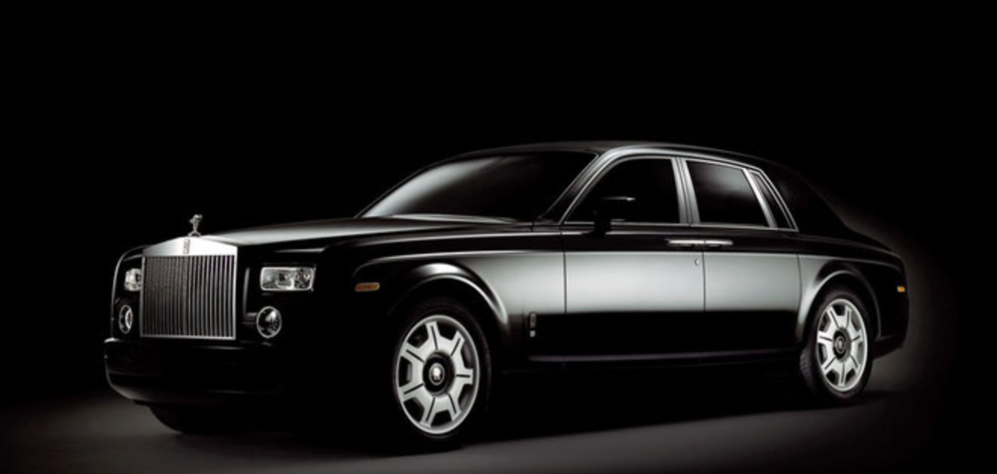 Мільйонер продав Rolls Royce за 2,5 млн. грн. для підтримки армії України