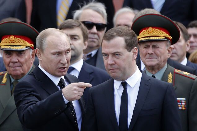 Путин и Медведев едут в оккупированный Крым