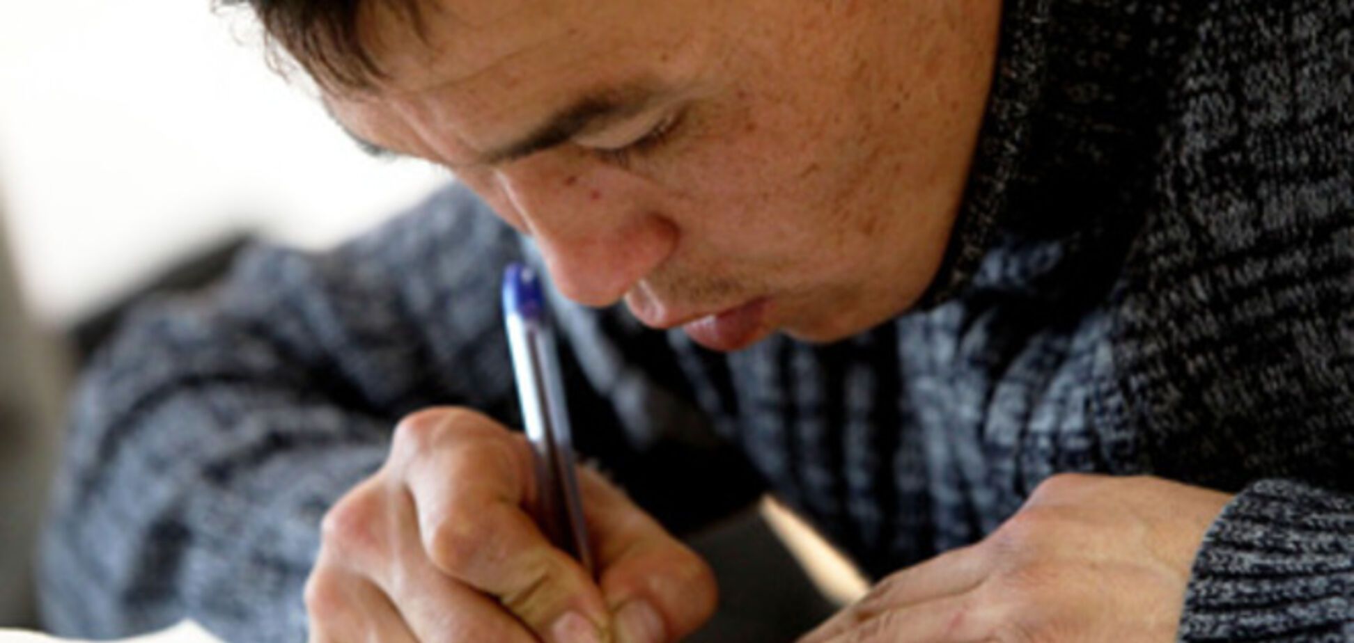 Для работы в РФ мигранты должны отличать российский флаг от флага Южной Кореи