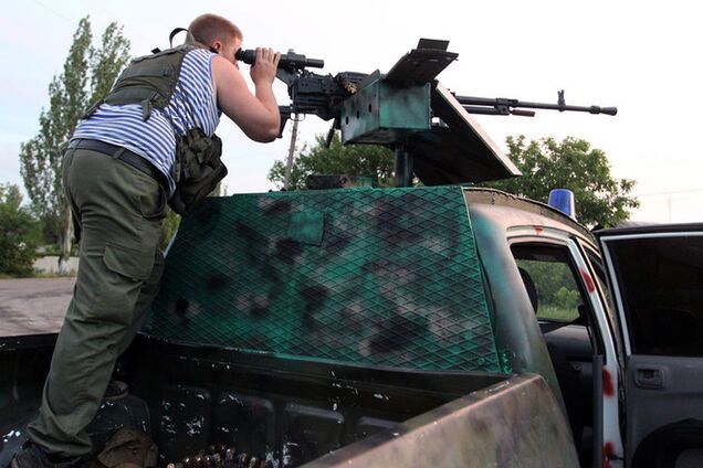 У Донецьку обстріляли будівлю СБУ, що зайнята терористами