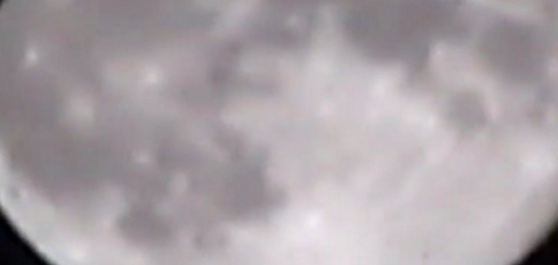 Астроном-любитель снял на видео НЛО во время суперлуния