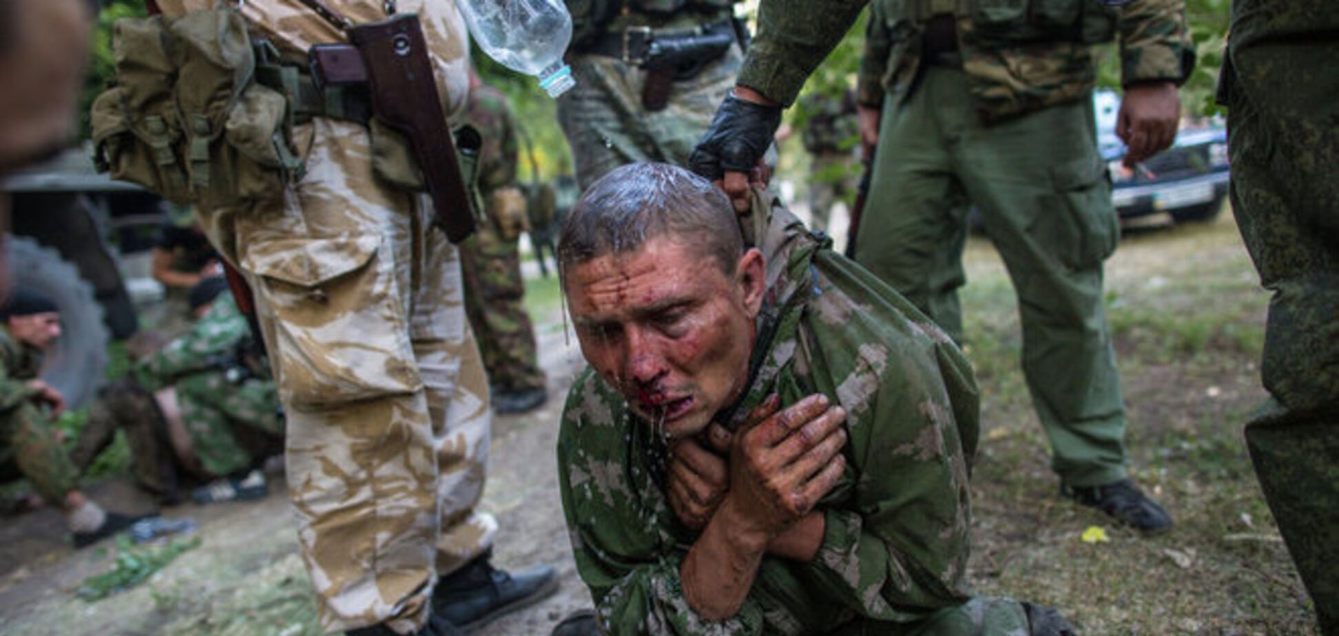 В сети появилось видео обмена плененных под Шахтерском десантников на боевиков
