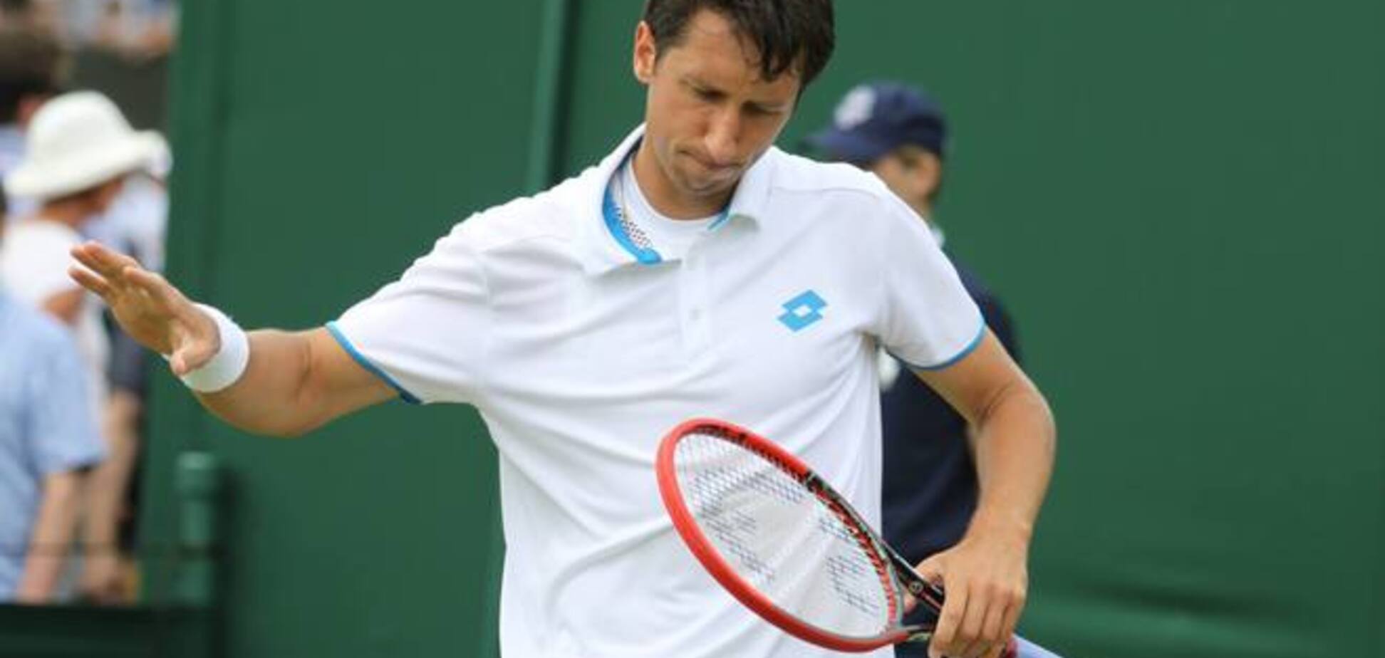 Стаховский решил продать ракетку для поддержки украинской армии