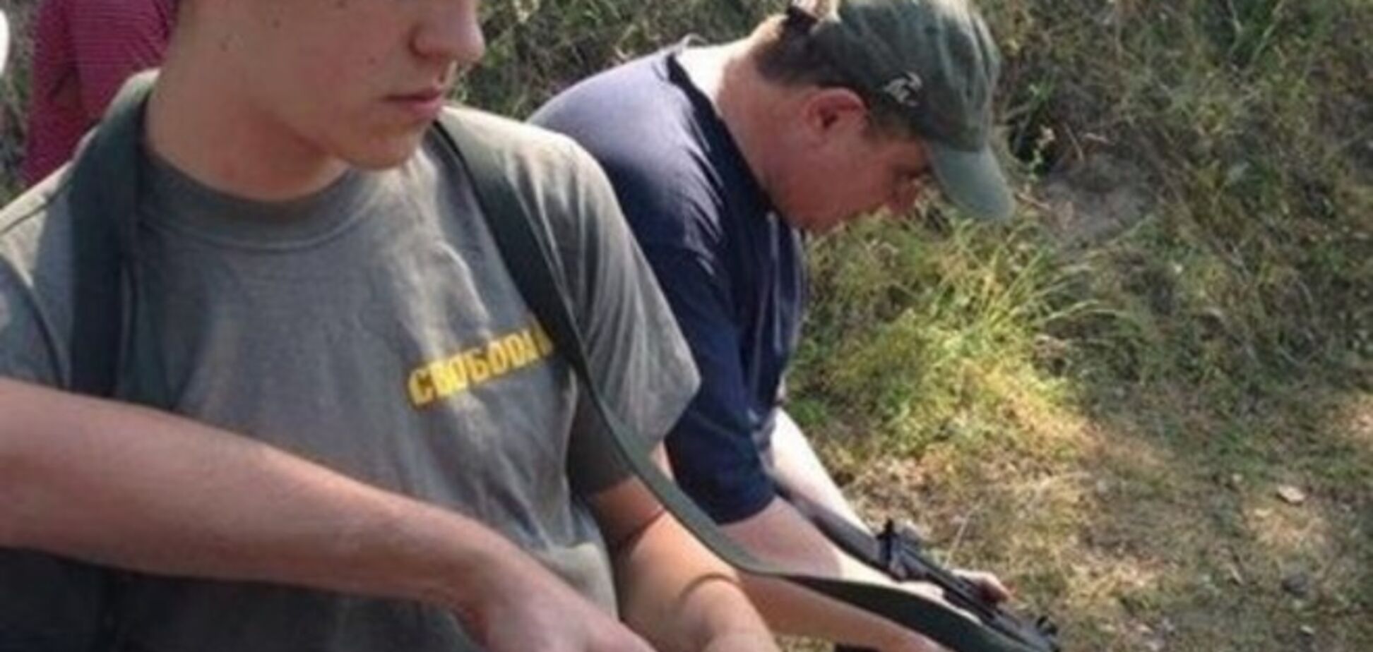 Олег Тягнибок готовит 17-летнего сына к десантуре