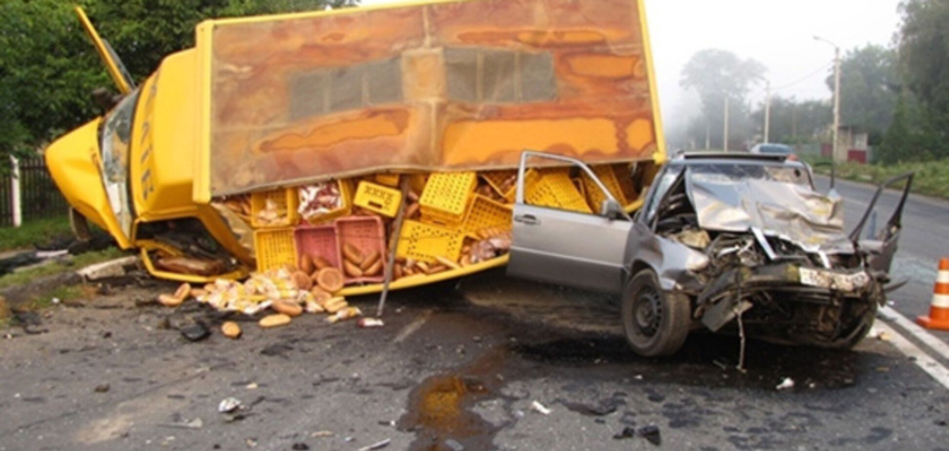 В ДТП двух Mercedes на Хмельнитчине погиб священник и его жена