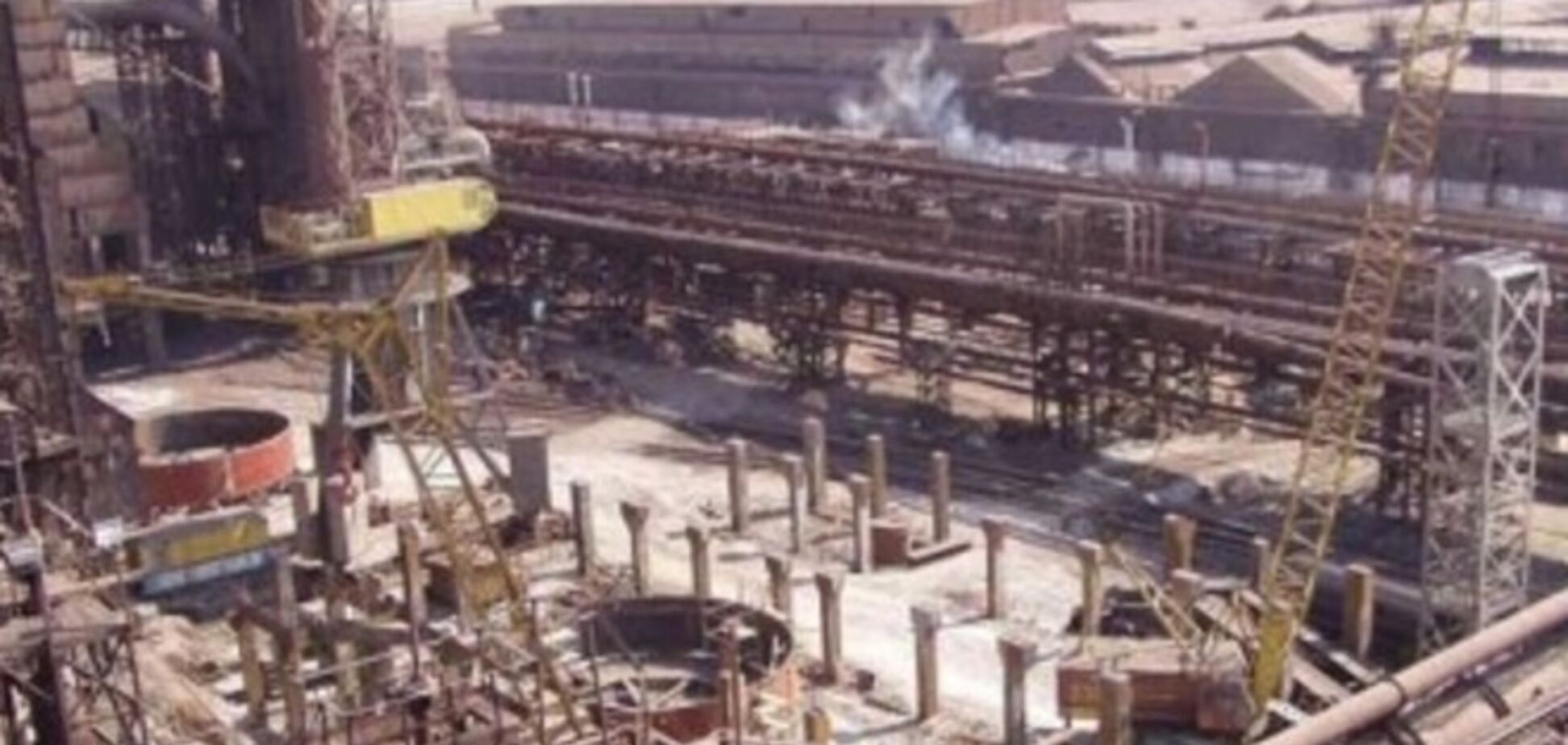 Енакиевский металлургический завод остановился из-за боевых действий