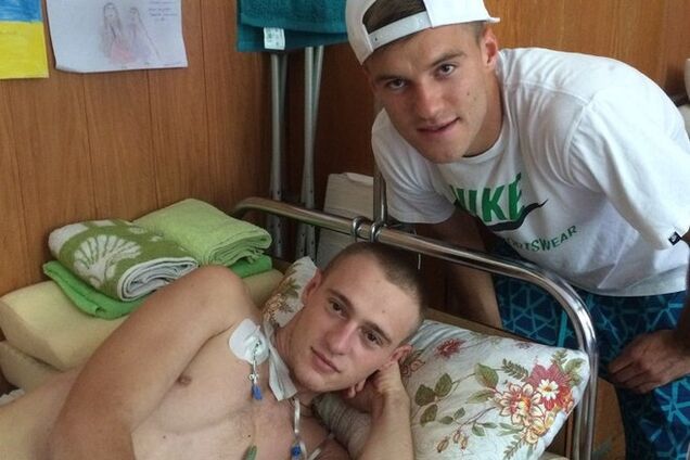 Лидеры 'Динамо' навестили раненных бойцов АТО