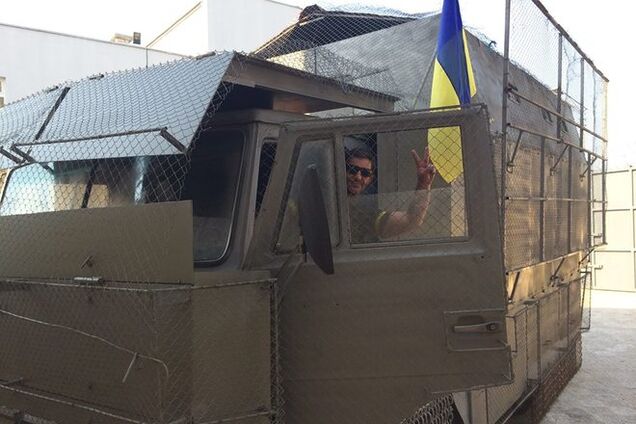 Луганские правоохранители своими руками сделали для сил АТО две бронемашины