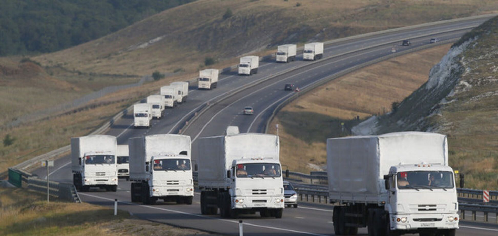 Российские грузовики с 'гуманитаркой' выехали из Воронежа 'в никуда'