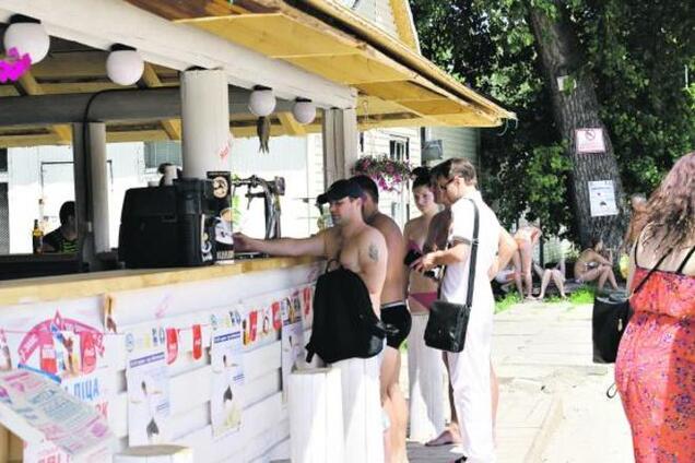 За нелегальную точку на киевских пляжах нужно заплатить 100 грн