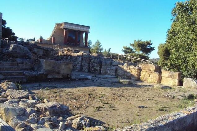 В Греции раскопали древний лабиринт