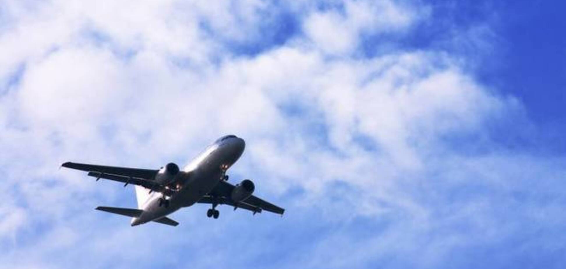 Пилоты российских авиалиний оскорбляют Украину, пролетая над ее территорией
