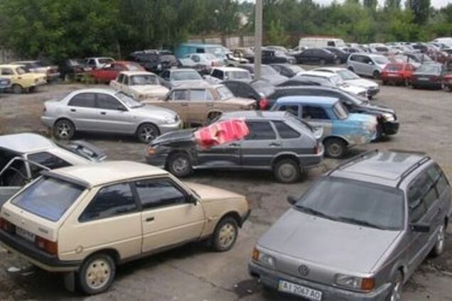 На Луганщине боевики украли почти 500 машин   