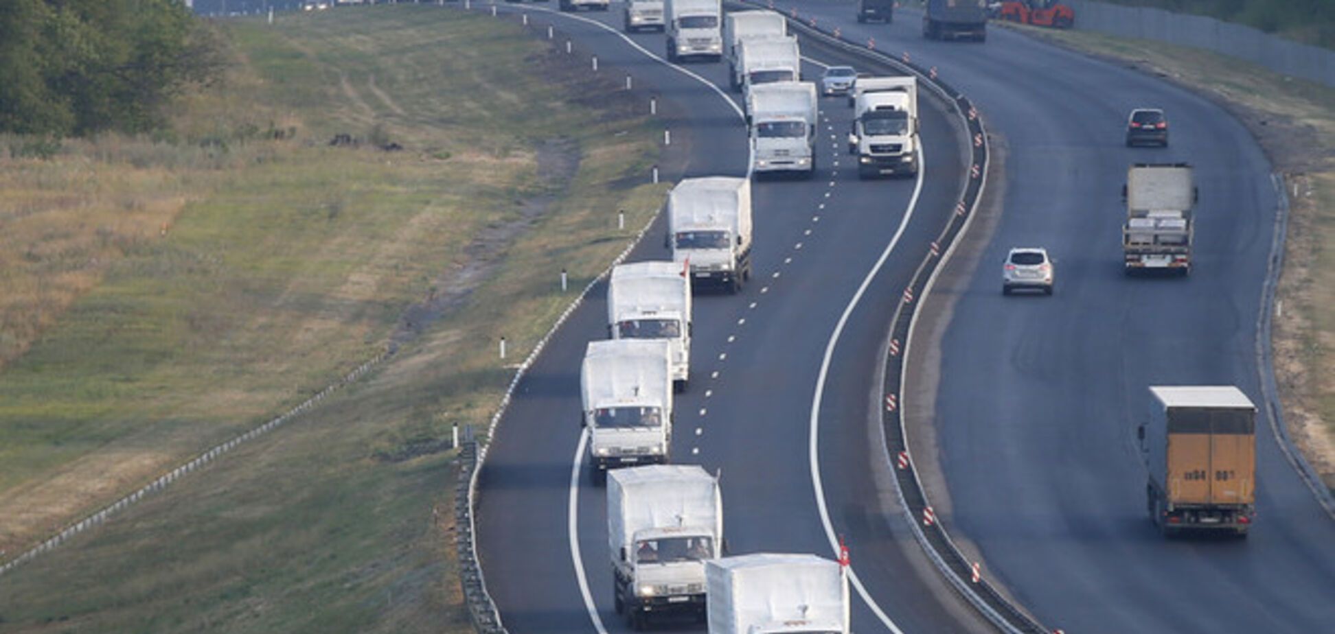 Треть груза 'гуманитарного конвоя' разворовали еще при загрузке