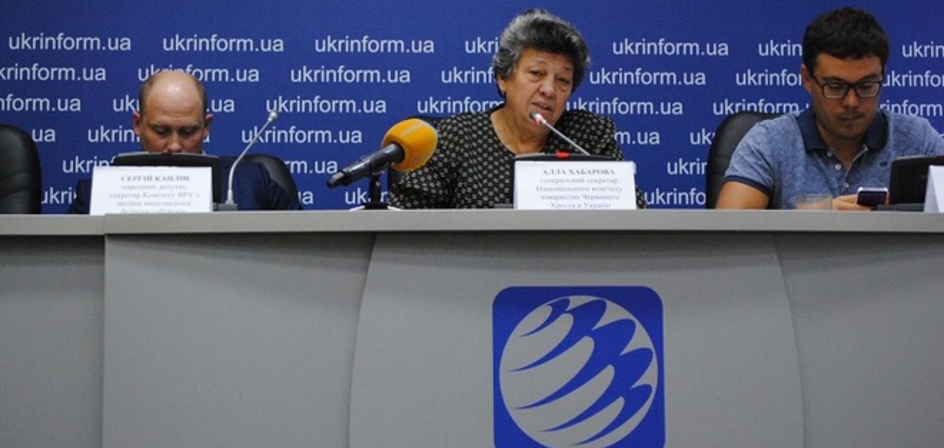 Россия до сих пор не проинформировала Красный Крест о составе 'гуманитарки'