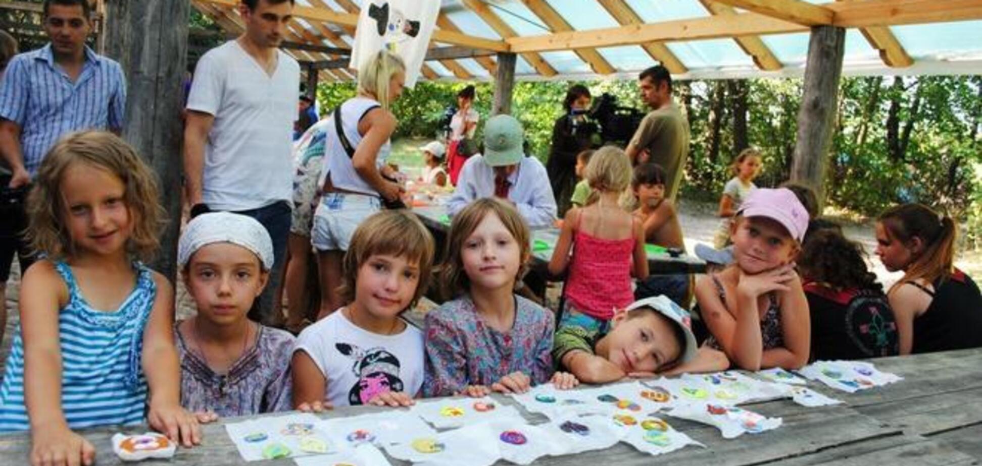 Дети из зоны АТО изготовили медали для своих спасителей