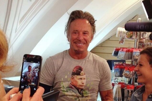 Мики Рурк получил выговор из-за Путина