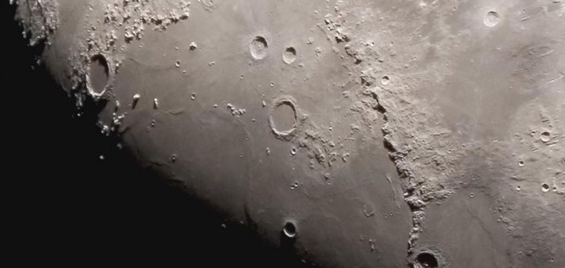 Роскосмос попросил 214 млрд рублей на ракету для полетов на Луну