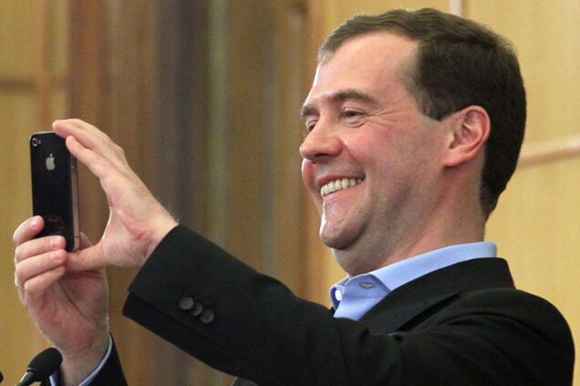 Взлом Twitter Медведева может быть операцией по запрету соцсетей в России