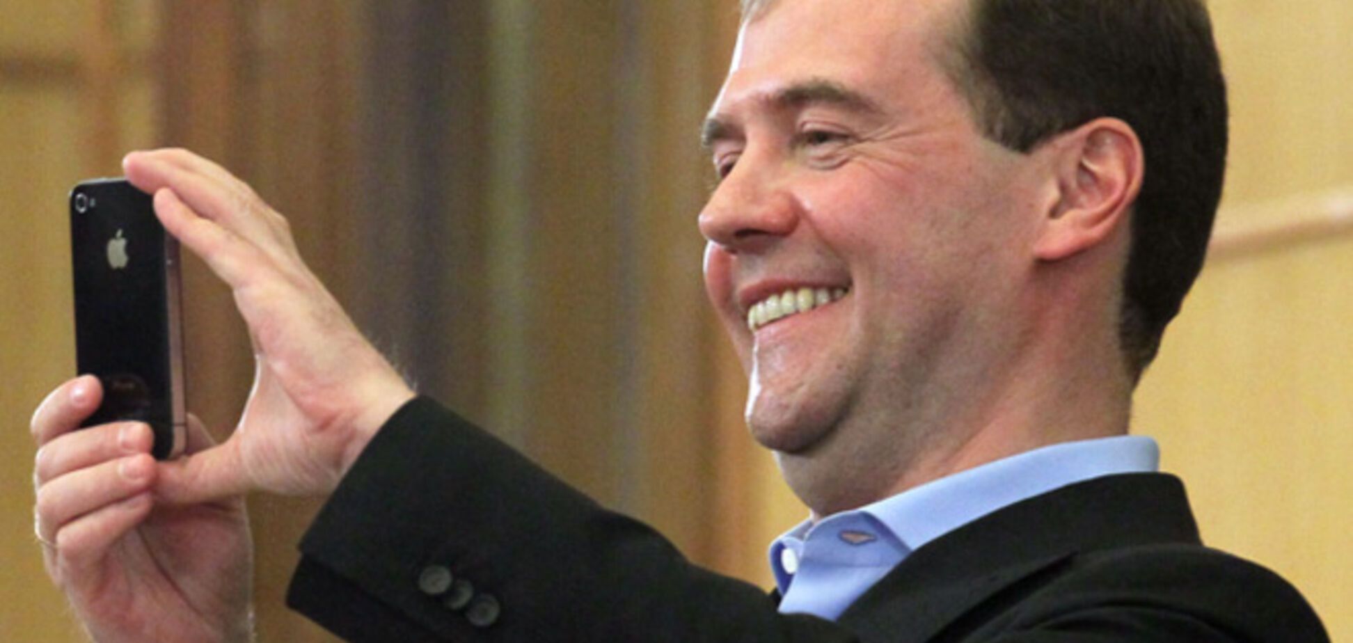 Взлом Twitter Медведева может быть операцией по запрету соцсетей в России