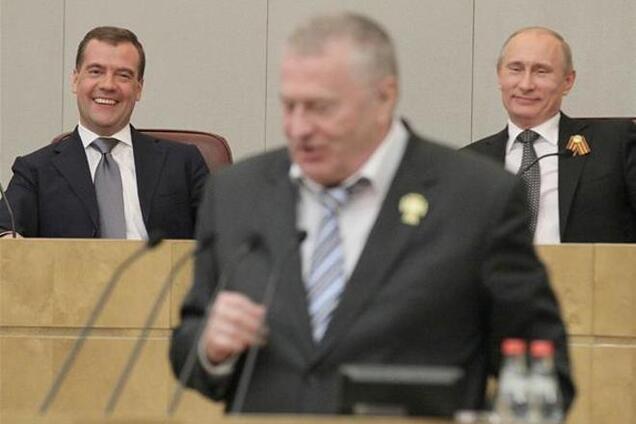 Российская политика: кричать 'Христос воскрес!' и жестко насиловать