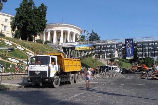 Улицу Институтскую в Киеве откроют для транспорта