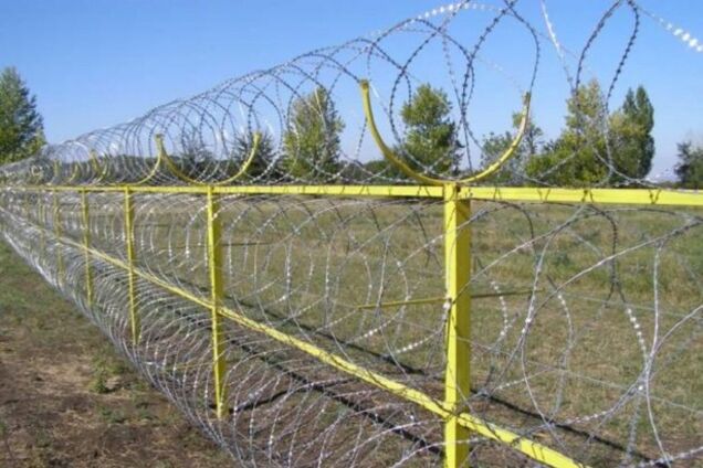 США укрепят границу Украины колючей проволокой