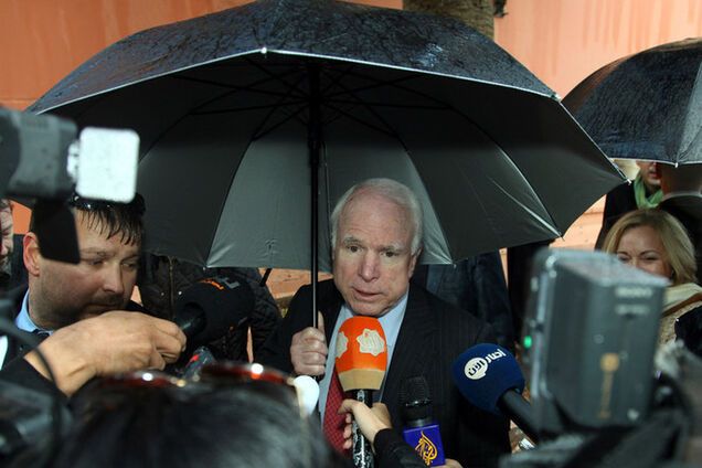 Маккейн требует от Обамы поставить Украине оружие