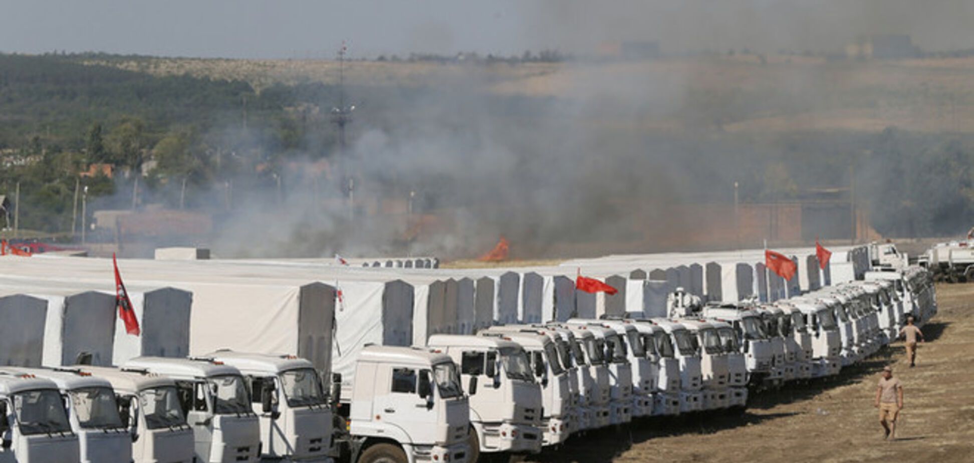 Гельман о гумпомощи РФ: раньше были зеленые человечки, теперь - белые машинки