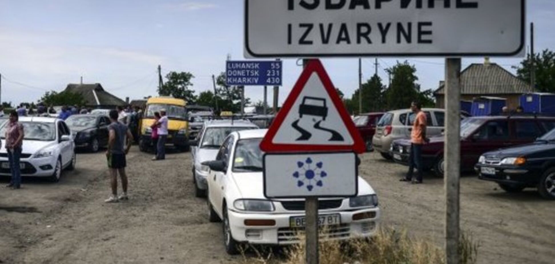 Боевики начали вывозить свою технику через КПП Изварино – журналист