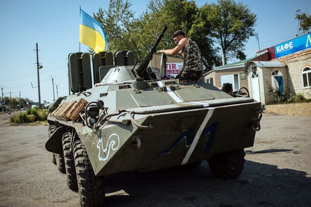 Войска 'ЛНР' понесли значительные потери в бронетехнике и ждут подкрепления из России