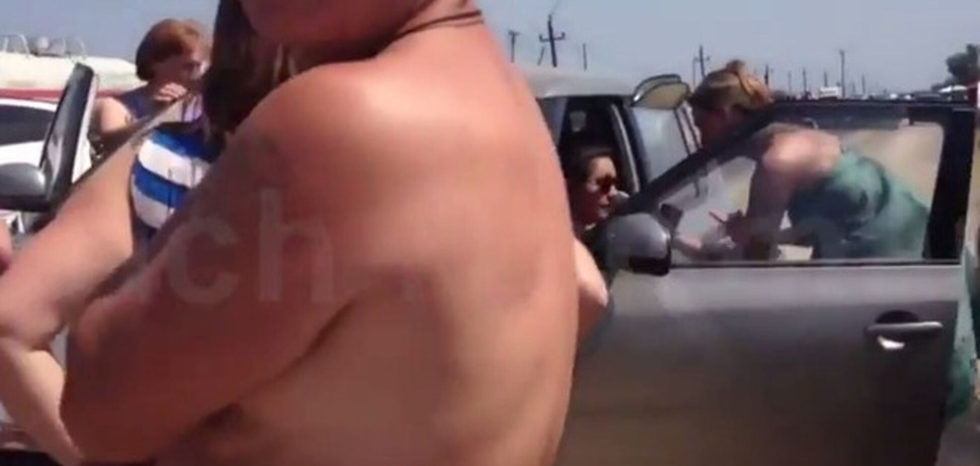 Разъяренные россияне подрались в очереди на Керченской переправе