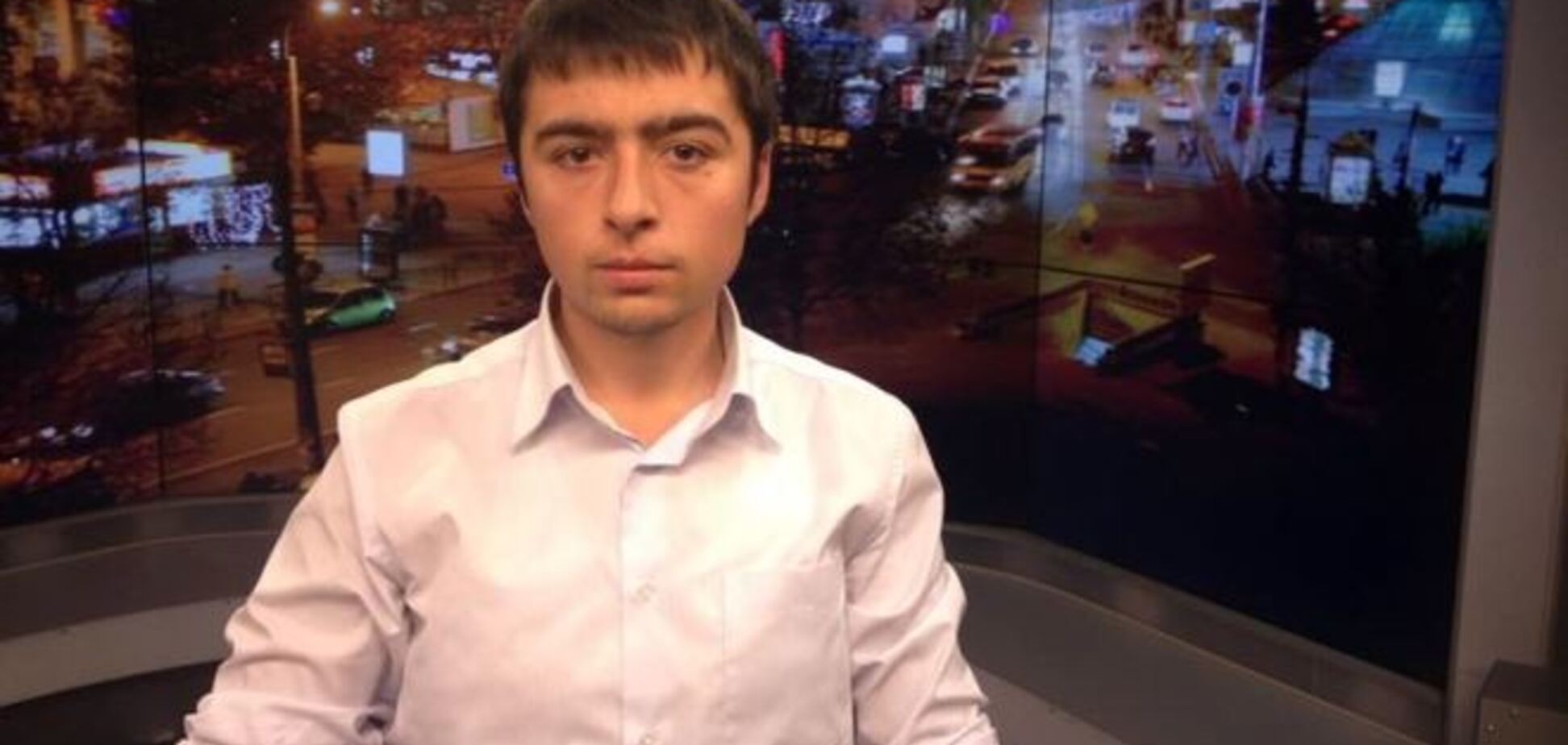 Крымский журналист признался, что уже четыре раза не вставал во время исполнения гимна РФ