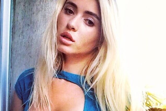 Дочь экс-губернатора Одесской области загорает во Франции топлесс