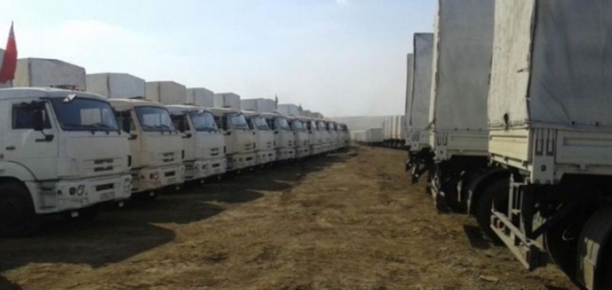 Россия везет в гуманитарных грузовиках соль, воду и воздух 