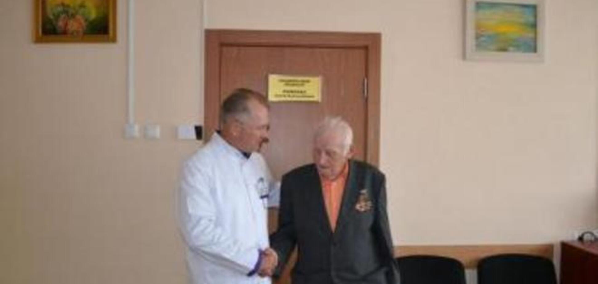 В Днепропетровске 92-летний ветеран отдал пенсию на бронежилеты для солдат