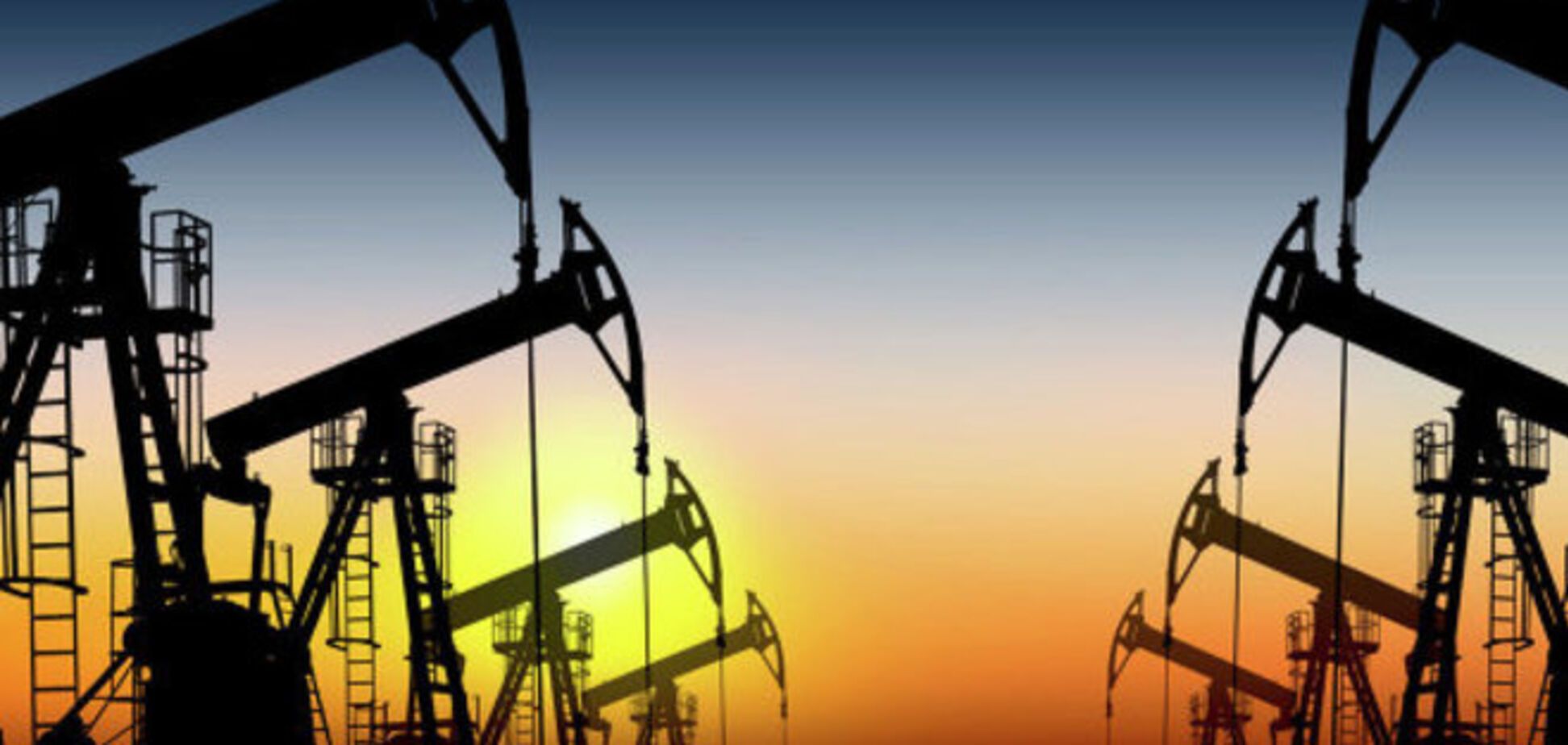 Нефть продолжает дешеветь на мировых рынках
