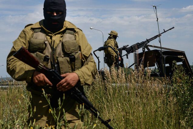 На выезде из Горловки террористы обстреляли семью