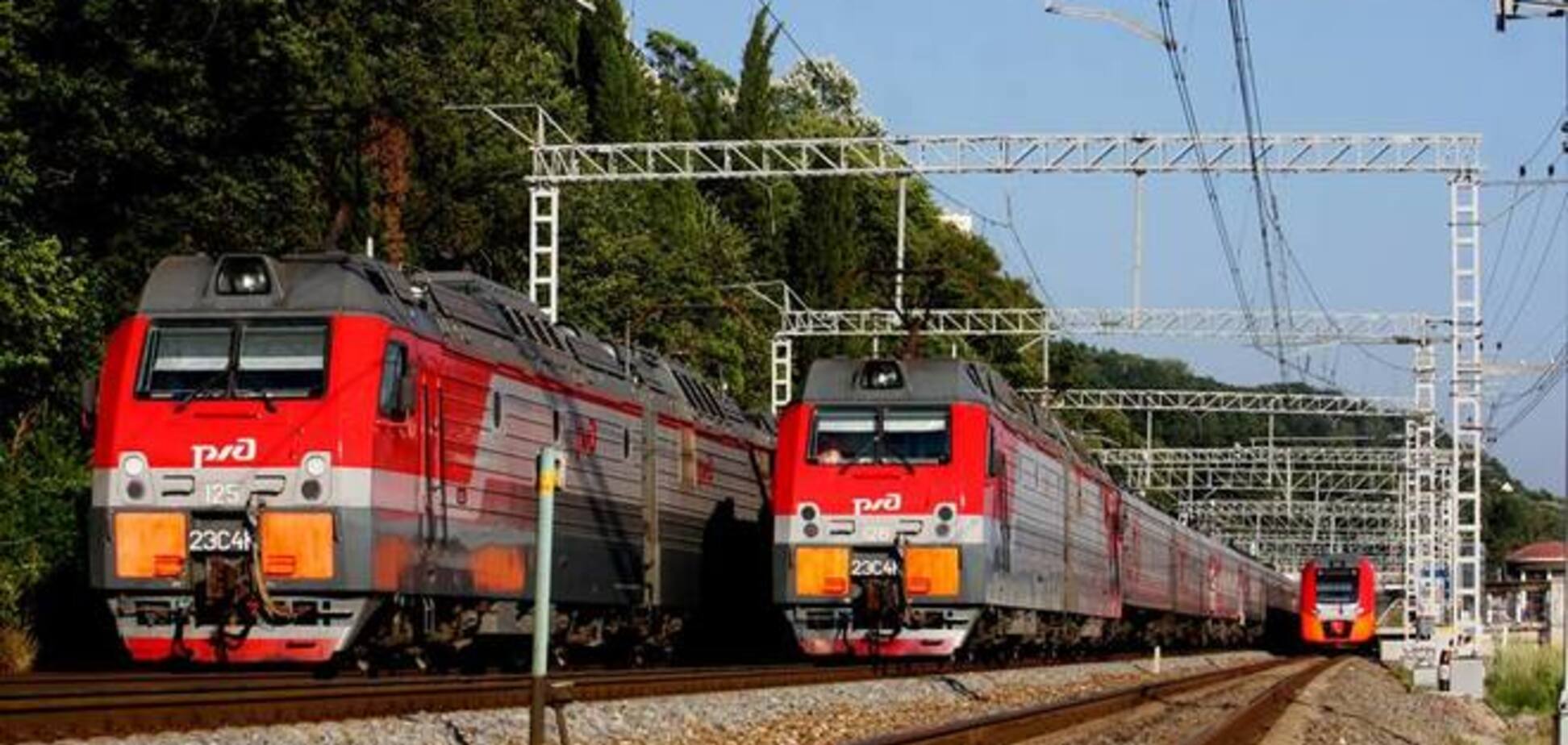 В Сочи туристы 'мариновались' в поездах более 10 часов на 40-градусной жаре из-за поломки