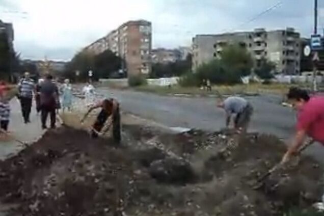 Жители Макеевки прогнали террористов с экскаваторами