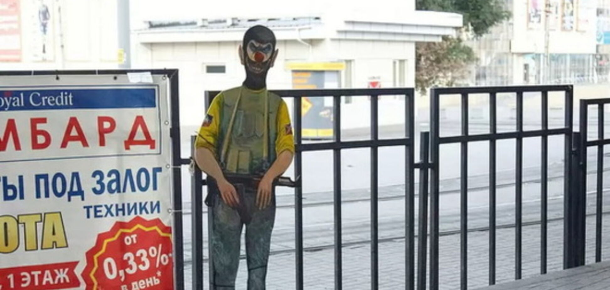 Террористы захватили в плен автора карикатур в Донецке