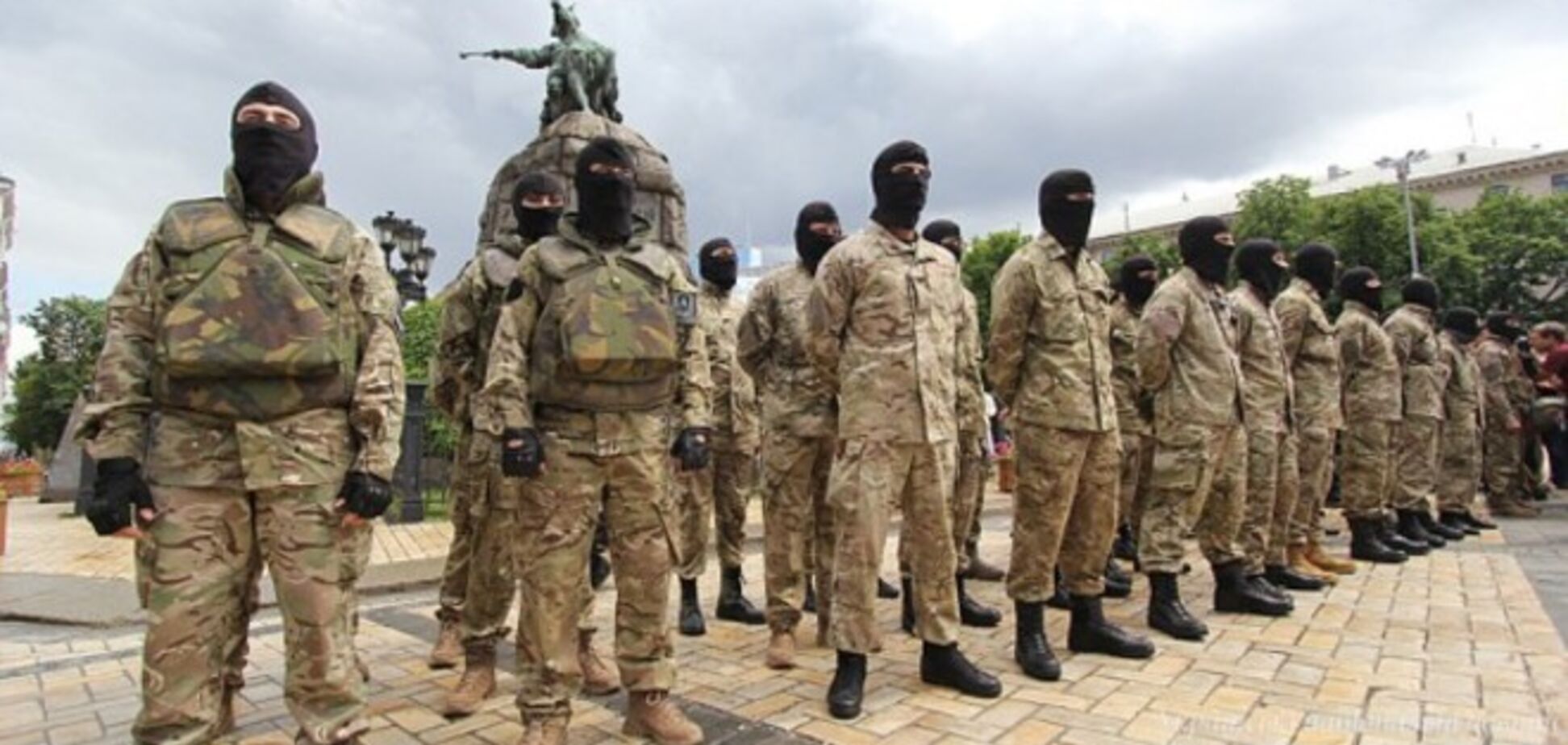 Из-за 'слива' информации батальон 'Азов' попал в засаду террористов