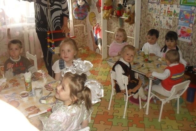 Маленьких беженцев из Донбасса власти РФ определят в переполненные детсады
