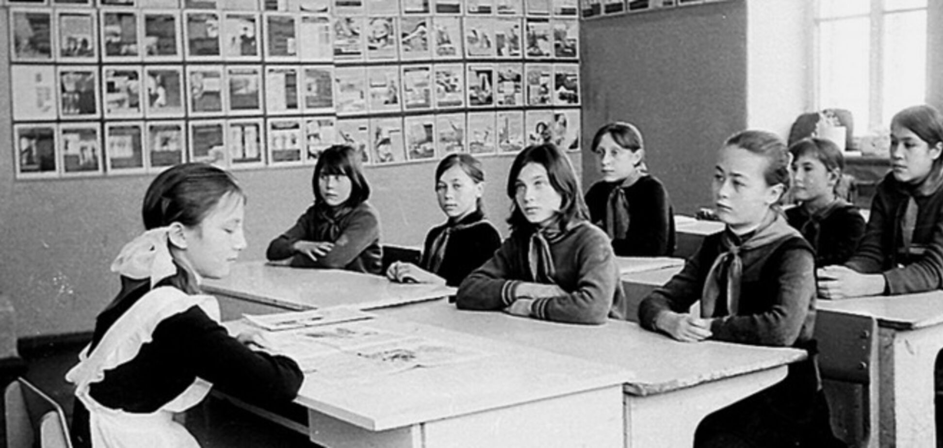 В школах России возродят политинформацию и пионерлагеря