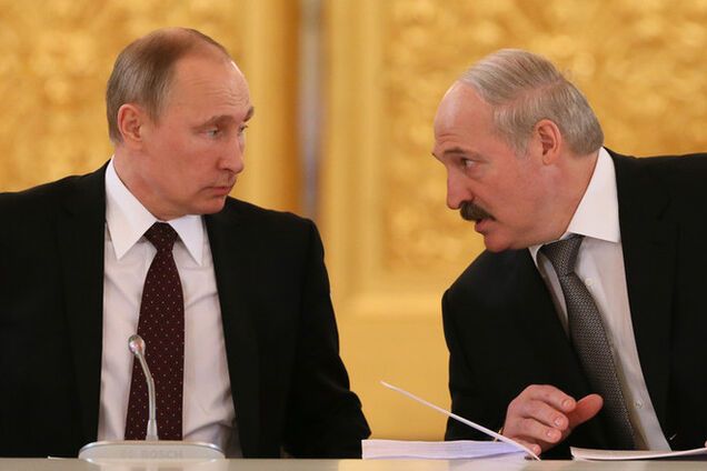 Путин пожаловался Лукашенко на трудности с доставкой 'гуманитарки' Донбассу