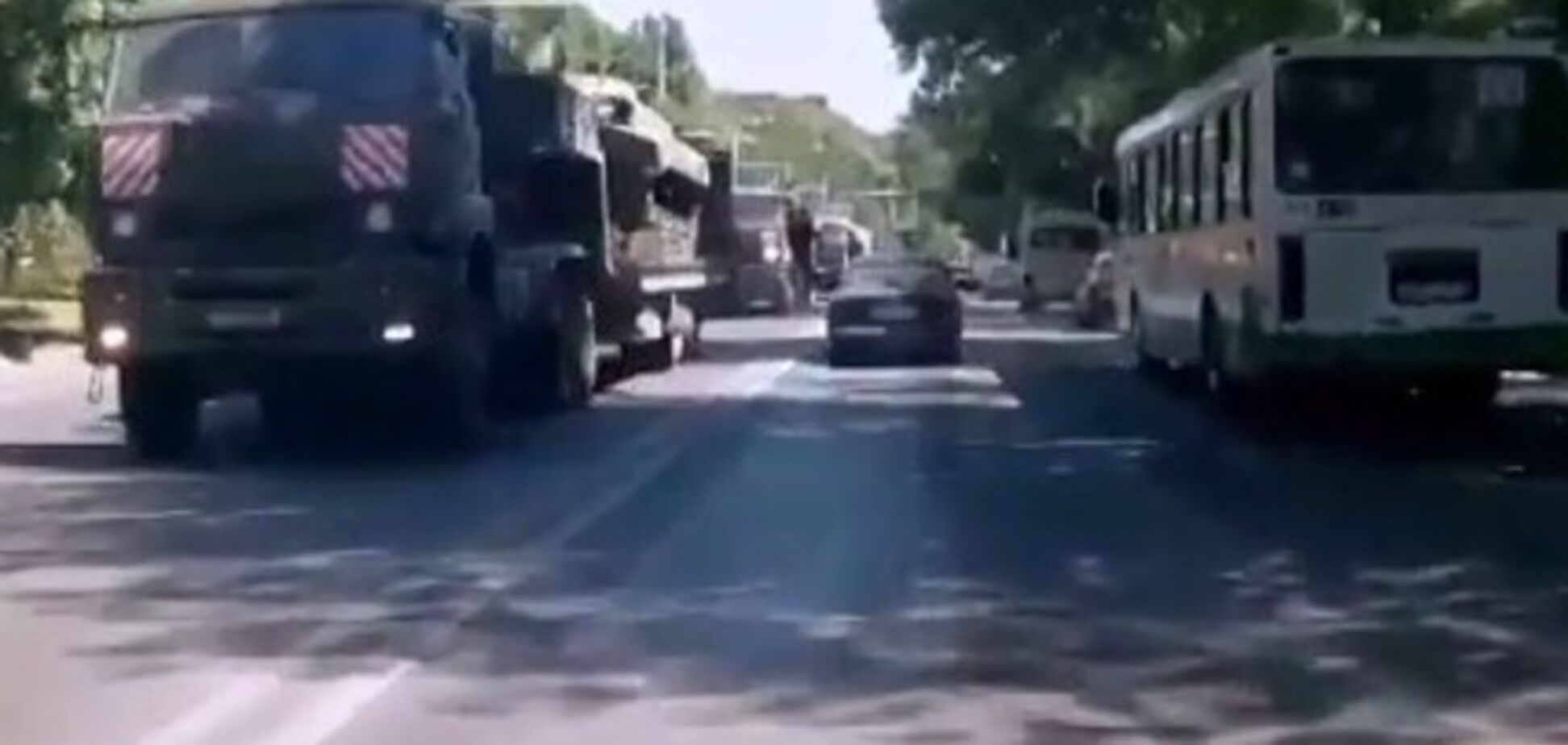 Россияне сняли на видео движение техники РФ к границе с Украиной