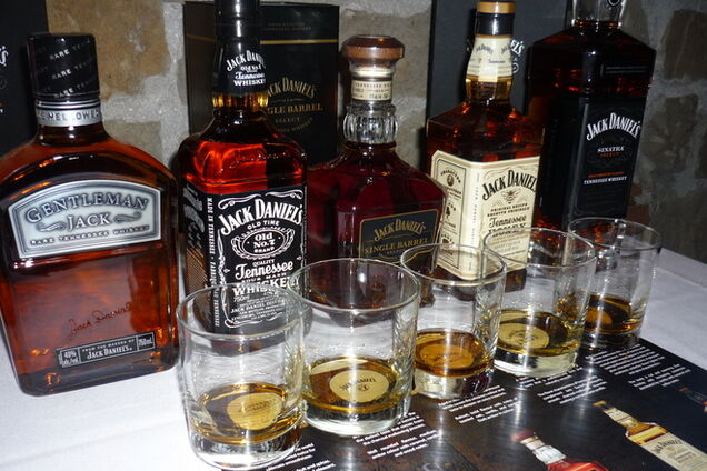 Роспотребнадзор не отличил ликер от виски