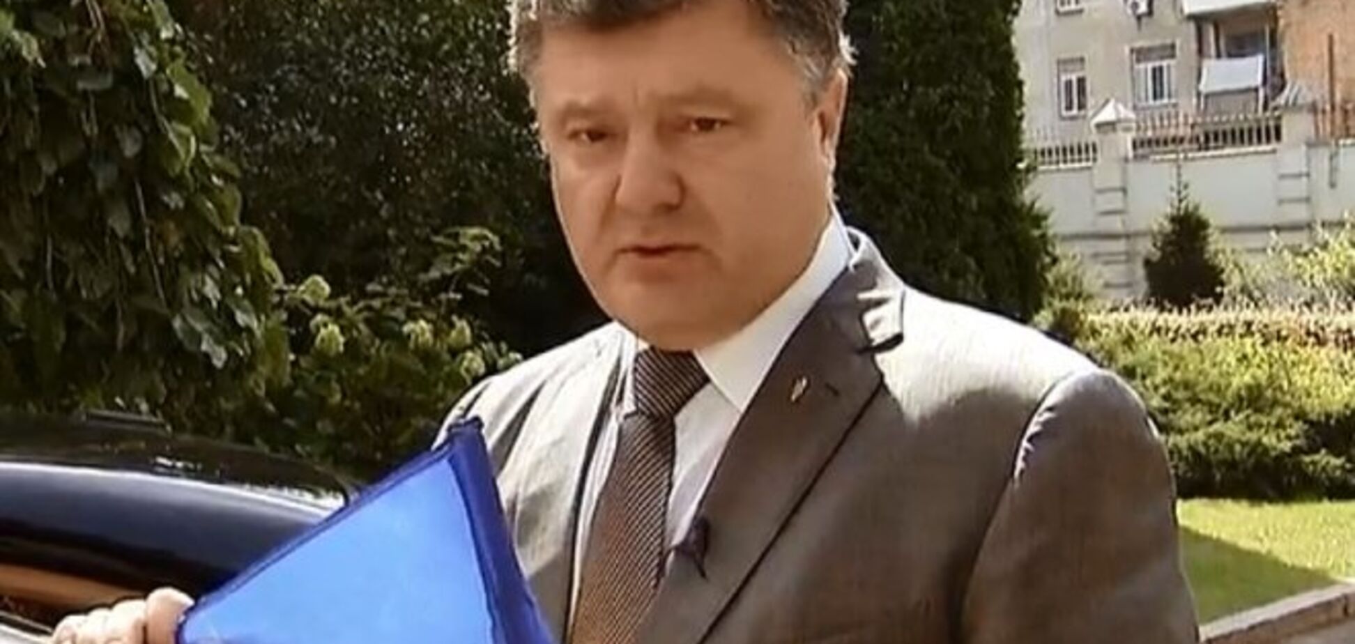 Порошенко назвал символичным поднятие украинского флага над Москвой